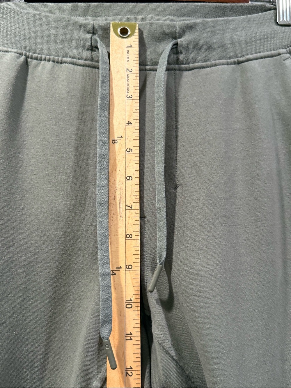 Lululemon City Sweat Joggers Men's Medium Olive Green Athletic Comfort - Picture 3 of 9